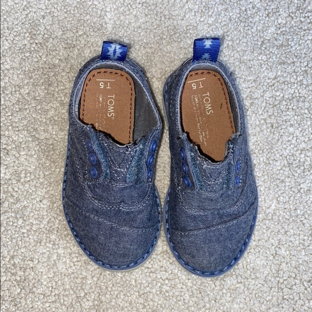 Toms - Picture 2 of 3